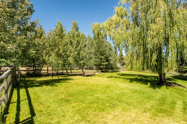 22030 Stormy Lane, Bend, OR 97701