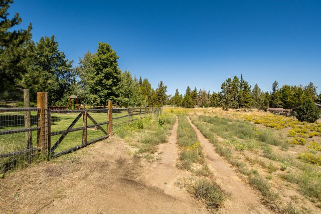 22030 Stormy Lane, Bend, OR 97701