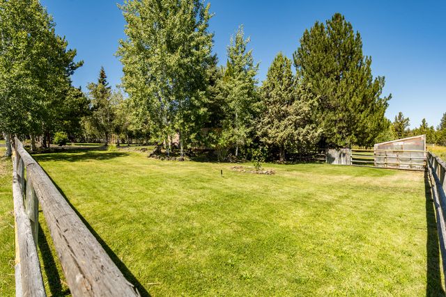 22030 Stormy Lane, Bend, OR 97701