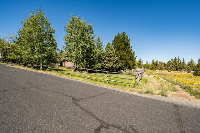 22030 Stormy Lane, Bend, OR 97701
