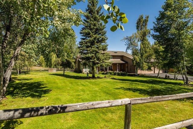 22030 Stormy Lane, Bend, OR 97701