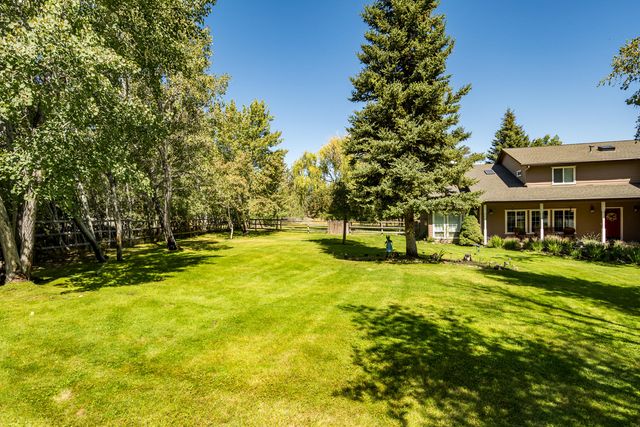 22030 Stormy Lane, Bend, OR 97701