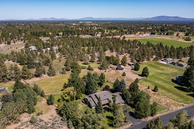 22030 Stormy Lane, Bend, OR 97701