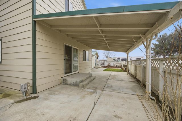 46606 S Morton Road, Kennewick, WA 99337