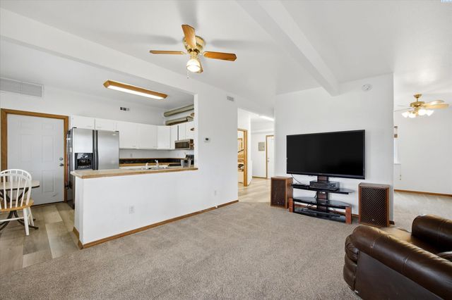 46606 S Morton Road, Kennewick, WA 99337