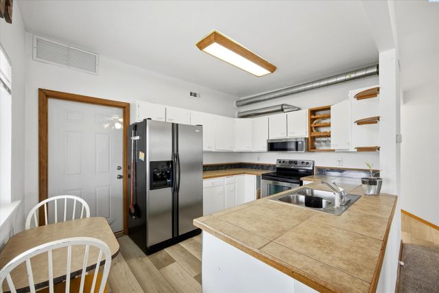 46606 S Morton Road, Kennewick, WA 99337