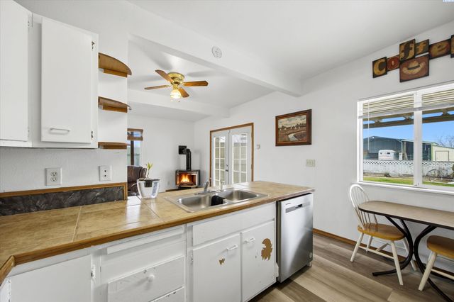 46606 S Morton Road, Kennewick, WA 99337