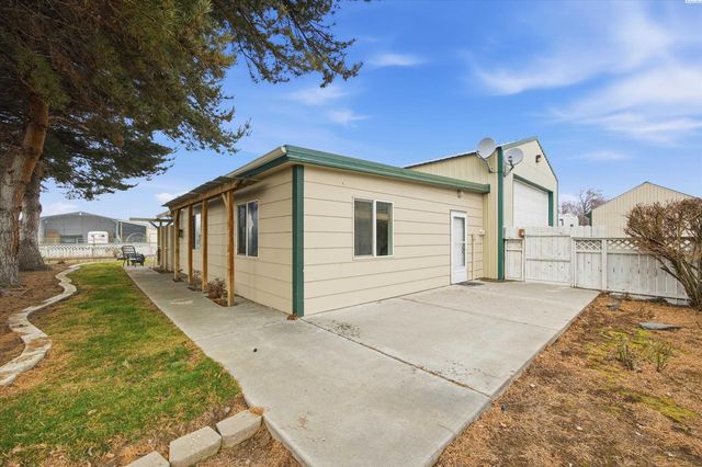 46606 S Morton Road, Kennewick, WA 99337