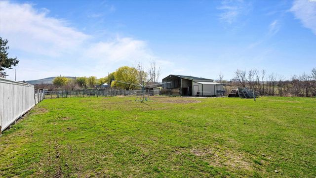 46606 S Morton Road, Kennewick, WA 99337