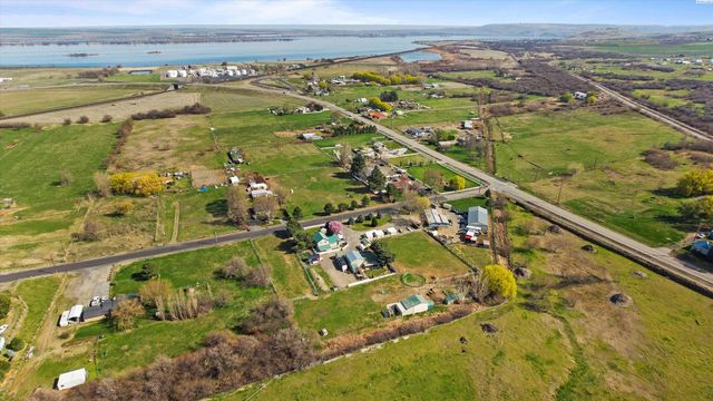 46606 S Morton Road, Kennewick, WA 99337