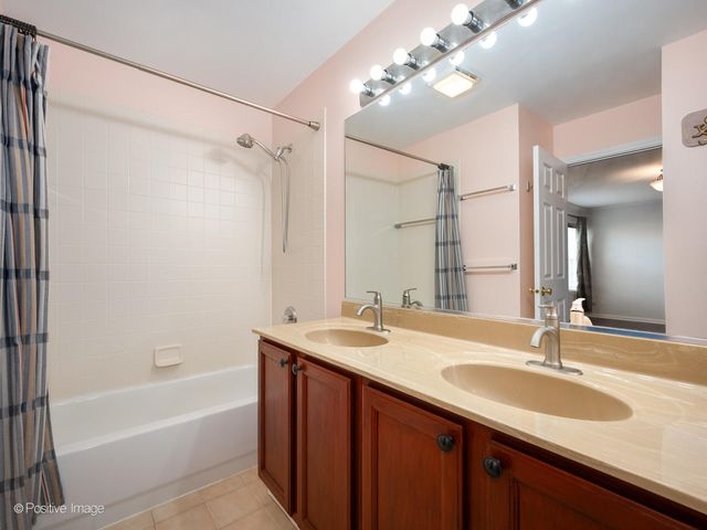 13296 W Heiden Circle, Lake Bluff, IL 60044