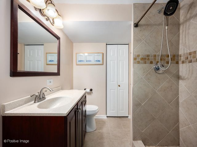 13296 W Heiden Circle, Lake Bluff, IL 60044