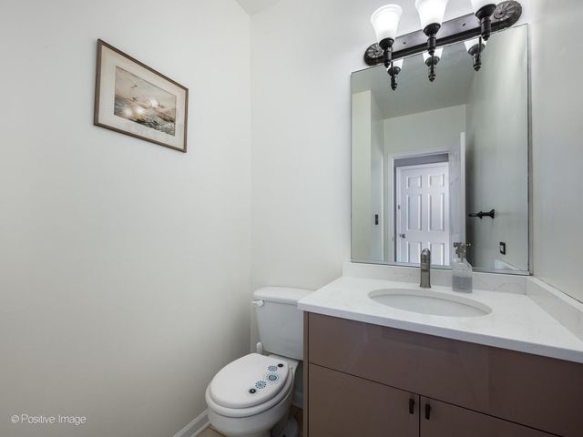 13296 W Heiden Circle, Lake Bluff, IL 60044