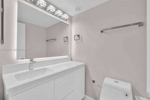 251 174th St 1415, Sunny Isles Beach, FL 33160