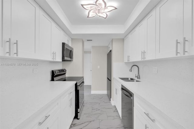 251 174th St 1415, Sunny Isles Beach, FL 33160