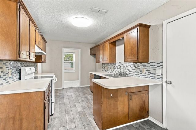 2108 N Village, Bonham, TX 75418