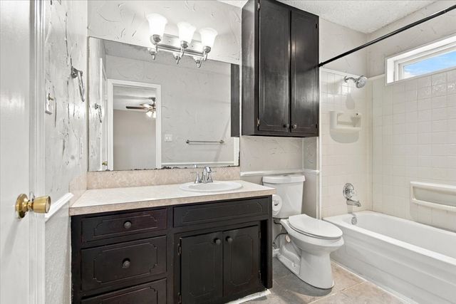 2108 N Village, Bonham, TX 75418