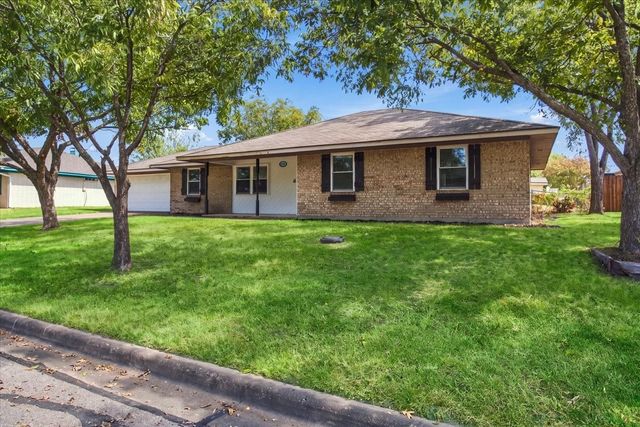 2108 N Village, Bonham, TX 75418