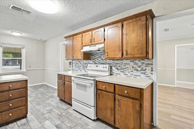 2108 N Village, Bonham, TX 75418