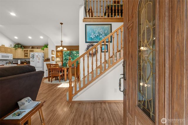 38 3rd St W, Chinook, WA 98614