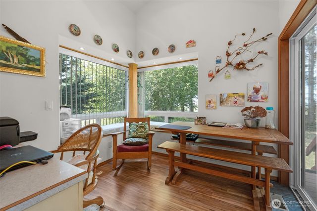 38 3rd St W, Chinook, WA 98614