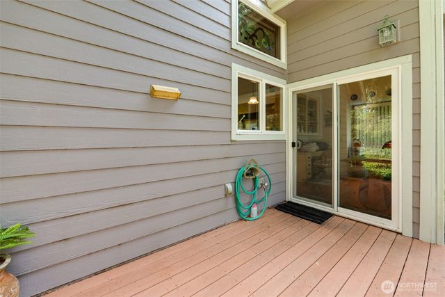 38 3rd St W, Chinook, WA 98614