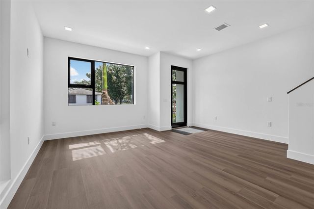 100 36TH STREET N, St Petersburg, FL 33713