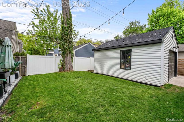 1339 E 14 Mile Road, Birmingham, MI 48009