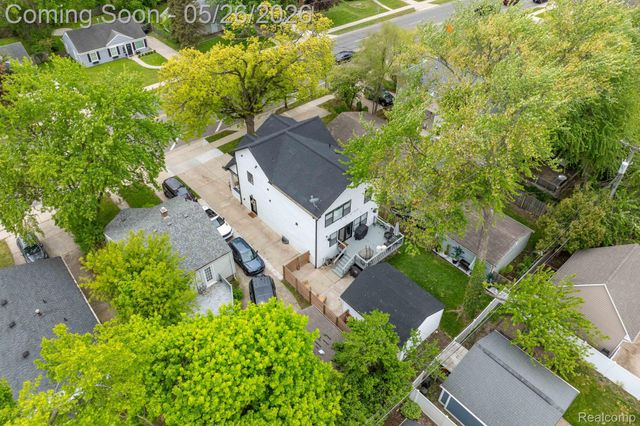 1339 E 14 Mile Road, Birmingham, MI 48009