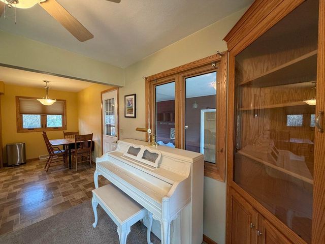 220 S Maple Street, La Crescent, MN 55947