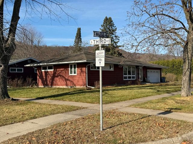 220 S Maple Street, La Crescent, MN 55947