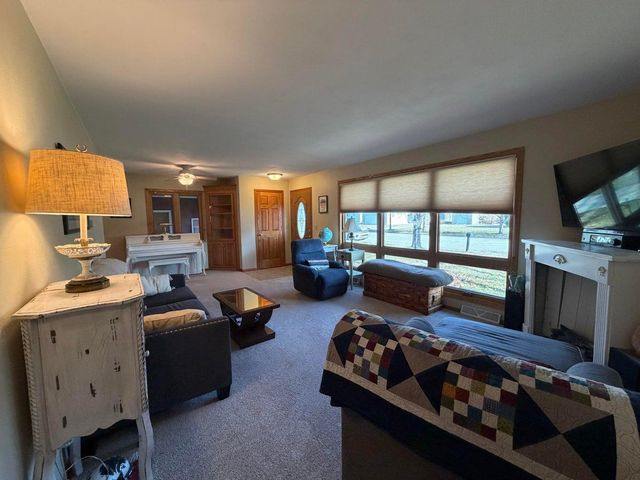 220 S Maple Street, La Crescent, MN 55947