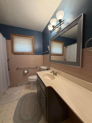 220 S Maple Street, La Crescent, MN 55947