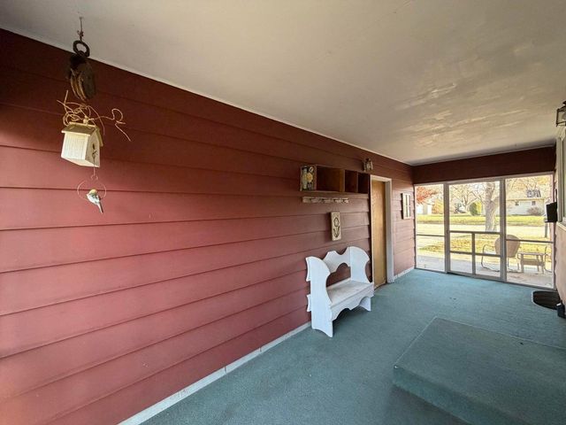 220 S Maple Street, La Crescent, MN 55947