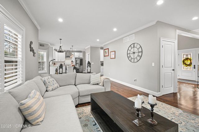 28 Clayton Avenue, Monroe, NJ 08831