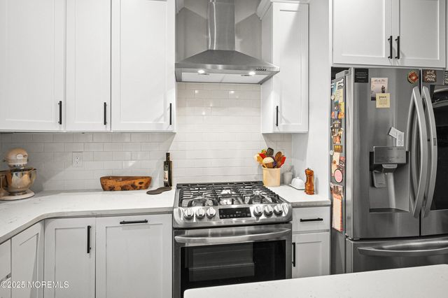 28 Clayton Avenue, Monroe, NJ 08831