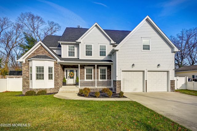 28 Clayton Avenue, Monroe, NJ 08831