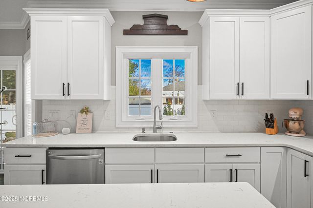 28 Clayton Avenue, Monroe, NJ 08831