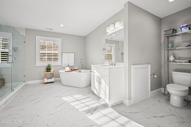 28 Clayton Avenue, Monroe, NJ 08831