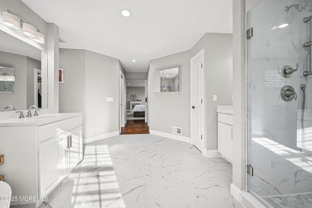 28 Clayton Avenue, Monroe, NJ 08831