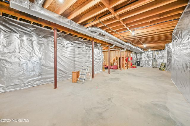 28 Clayton Avenue, Monroe, NJ 08831