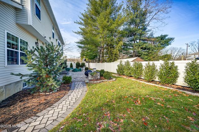 28 Clayton Avenue, Monroe, NJ 08831