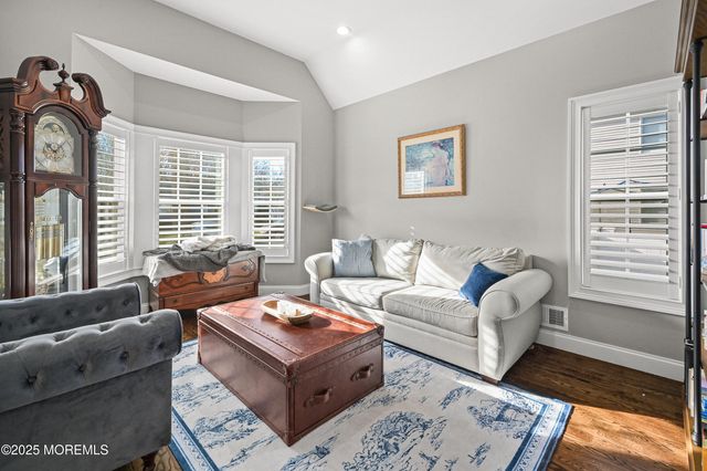 28 Clayton Avenue, Monroe, NJ 08831