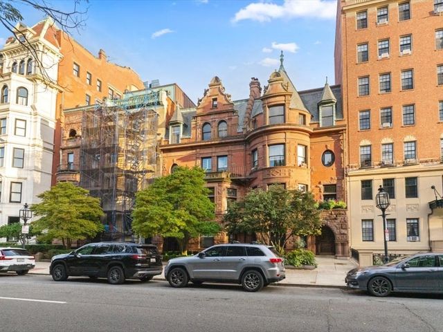 176 Commonwealth, Boston, MA 02116