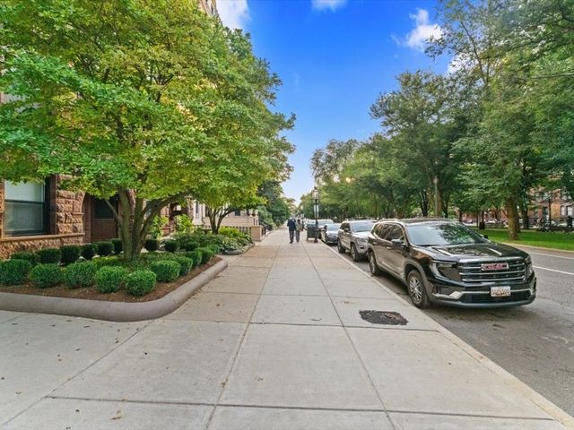 176 Commonwealth, Boston, MA 02116