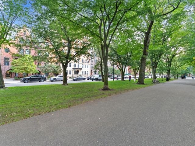 176 Commonwealth, Boston, MA 02116