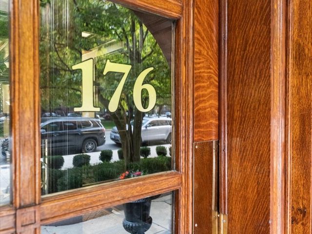 176 Commonwealth, Boston, MA 02116