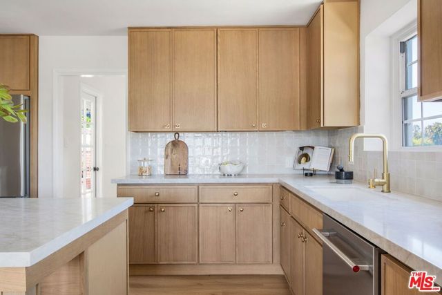 3803 Monteith Drive, Los Angeles, CA 90043