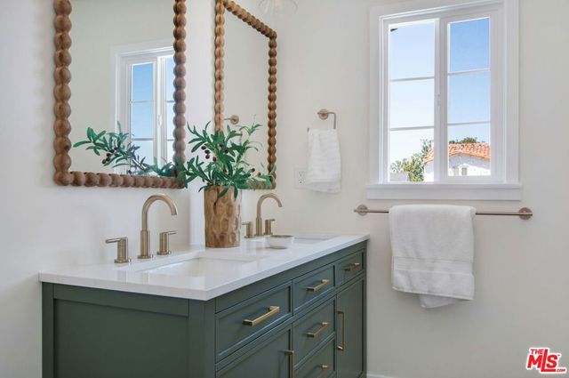 3803 Monteith Drive, Los Angeles, CA 90043