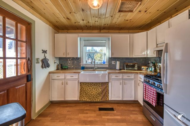 5 Everest Lane, Wilmington, NY 12997